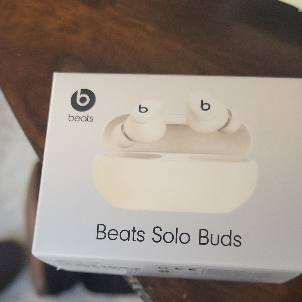 Beats by Dre Solo Buds - White